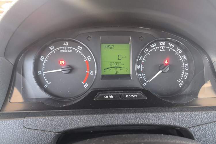 Used Skoda Rapid 2015 1.6L Manual Smart Selection Model Instrument Cluster
