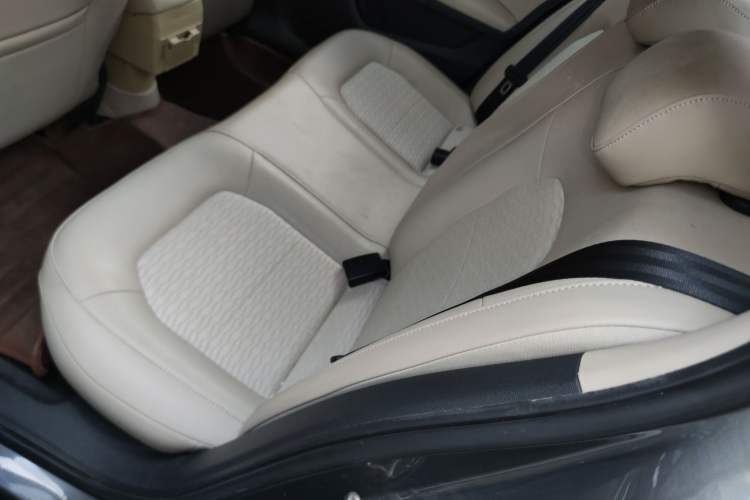 Used Skoda Rapid 2015 1.6L Manual Smart Selection Model Left Rear Seat