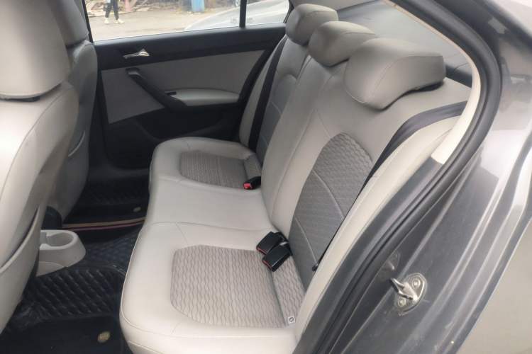 Used Skoda Rapid 2015 1.6L Automatic Smart Selection Model Left Rear Seat