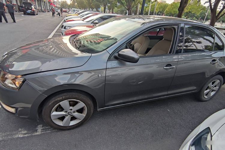 Used Skoda Rapid 2015 1.6L Manual Smart Selection Model Left Side