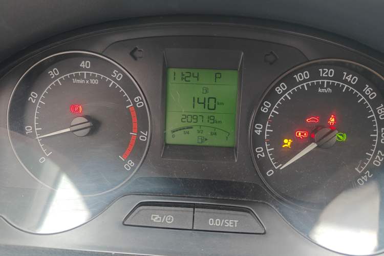 Used Skoda Rapid 2015 1.6L Automatic Smart Selection Model Odometer Close Up