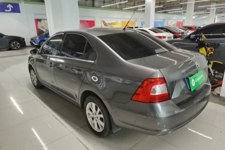 Used Skoda Rapid 2015 1.6L Automatic Smart Selection Model Rear Left 45 Deg