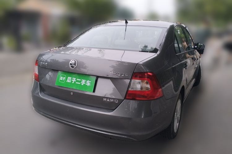 Used Skoda Rapid 2015 1.6L Automatic Smart Selection Model Rear Right 45 Deg