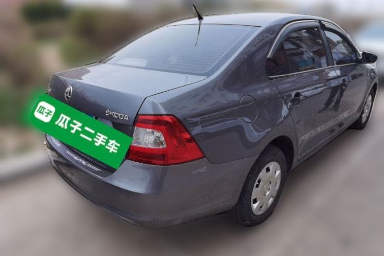 Used Skoda Rapid 2015 1.6L Automatic Enjoyment Selection Model Rear Right 45 Deg