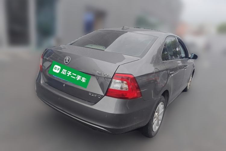 Used Skoda Rapid 2015 1.6L Automatic Smart Selection Model Rear Right 45 Deg