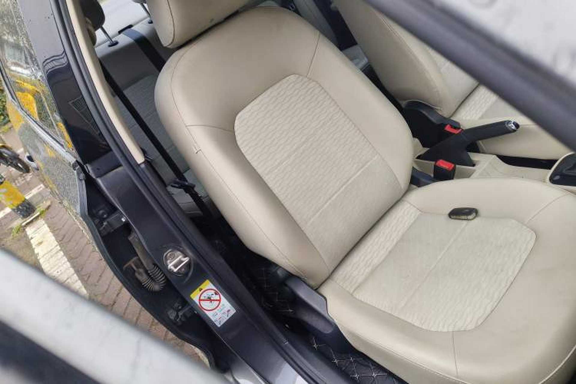 Used Skoda Rapid 2015 1.6L Automatic Smart Selection Model Right Front Seat