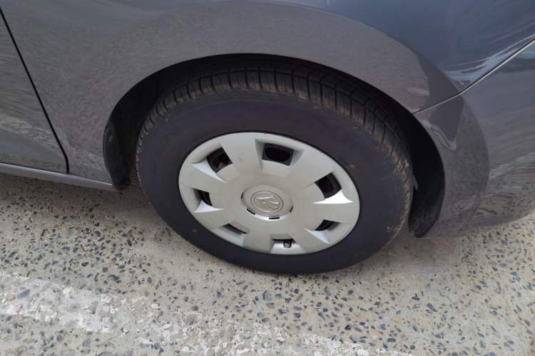 Used Skoda Rapid 2015 1.6L Automatic Enjoyment Selection Model Right Front Wheel Hub
