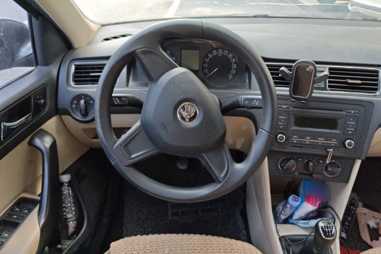 Used Skoda Rapid 2015 1.6L Manual Smart Selection Model Steering Wheel