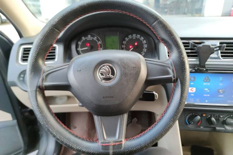 Used Skoda Rapid 2015 1.6L Manual Smart Selection Model Steering Wheel