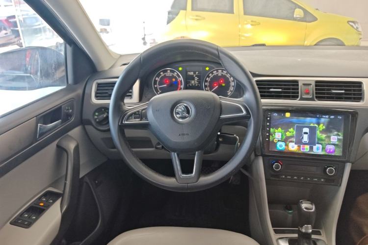 Used Skoda Rapid 2015 1.6L Automatic Preferred Model Steering Wheel