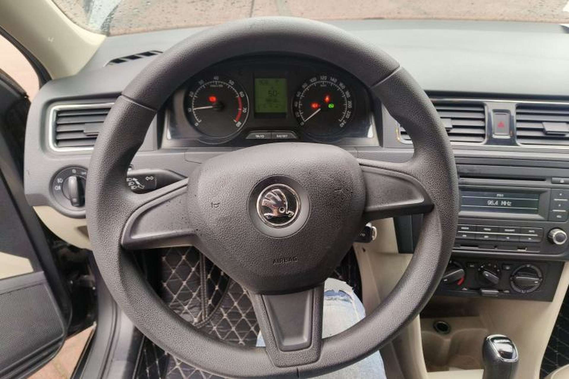 Used Skoda Rapid 2015 1.6L Automatic Smart Selection Model Steering Wheel