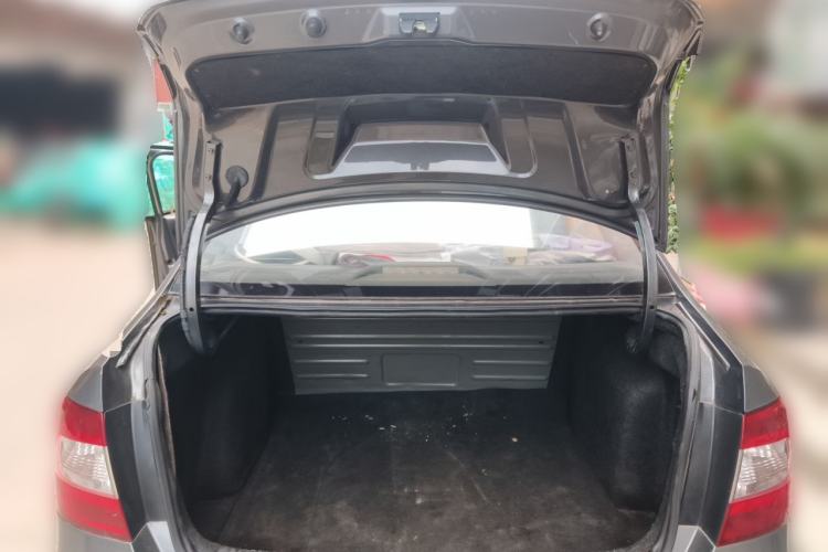 Used Skoda Rapid 2015 1.6L Manual Le Xuan Model Trunk