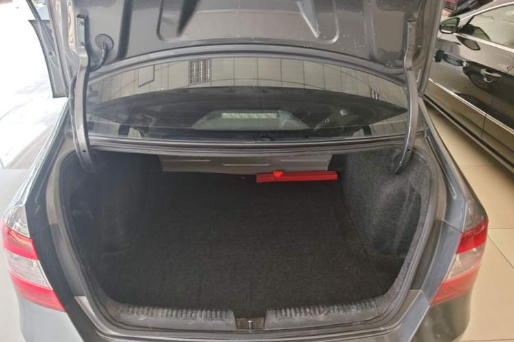 Used Skoda Rapid 2015 1.6L Automatic Preferred Model Trunk