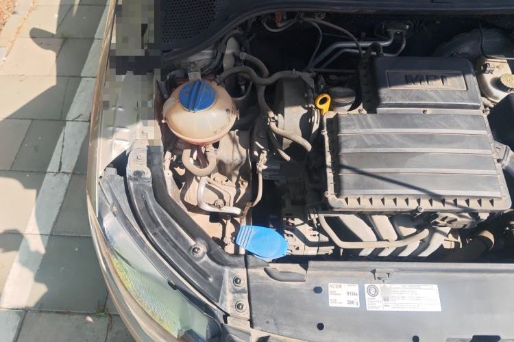 Used Skoda Rapid 2015 1.6L Automatic Smart Selection Model Engine Bay Right