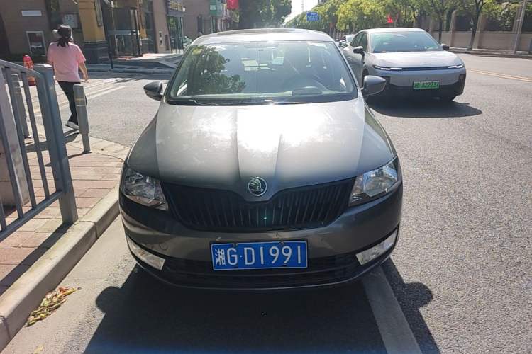 Used Skoda Rapid 2015 1.6L Automatic Preferred Model Front