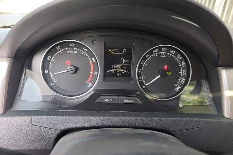 Used Skoda Rapid 2015 1.6L Automatic Preferred Model Instrument Cluster