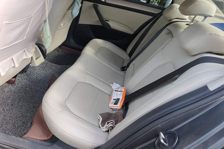 Used Skoda Rapid 2015 1.6L Automatic Preferred Model Left Rear Seat