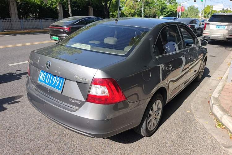 Used Skoda Rapid 2015 1.6L Automatic Preferred Model Rear Right 45 Deg