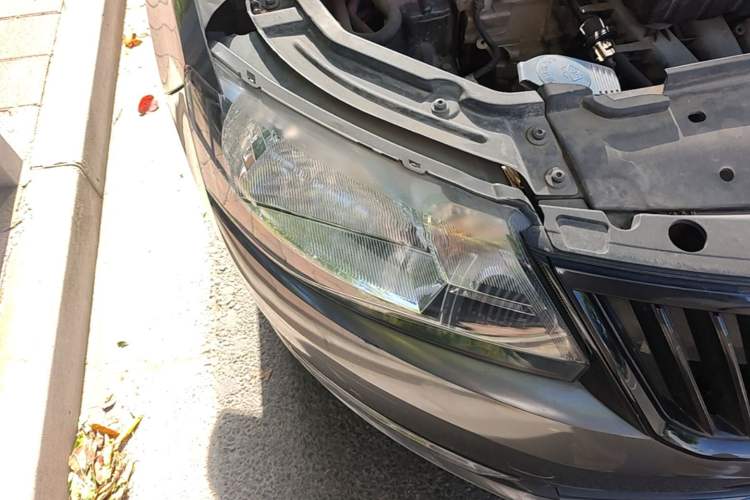 Used Skoda Rapid 2015 1.6L Automatic Preferred Model Right Front Headlight