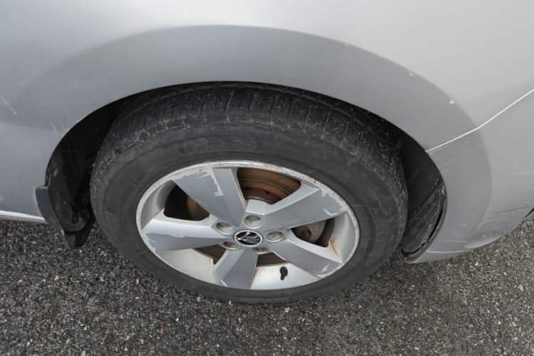 Used Skoda Rapid 2015 1.6L Manual Smart Selection Model Right Front Wheel Hub
