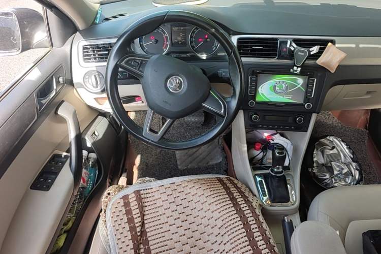 Used Skoda Rapid 2015 1.6L Automatic Preferred Model Steering Wheel