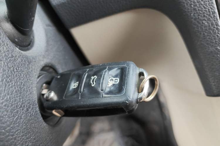 Used Skoda Rapid 2015 1.6L Manual Smart Selection Model Vehicle Key