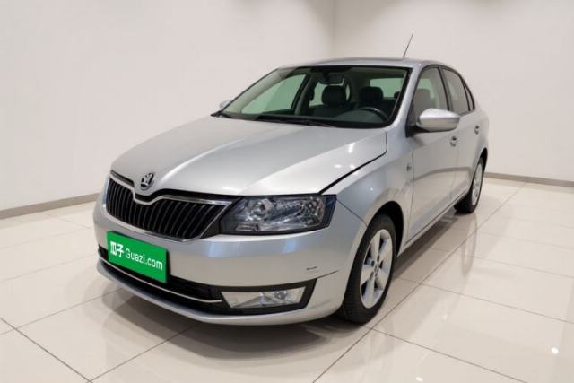 Ojetý Skoda Rapid 2015 1.6L Automatic Smart Selection Model