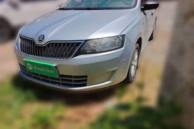 Used Skoda Rapid 2015 1.6L Manual Le Xuan Model
