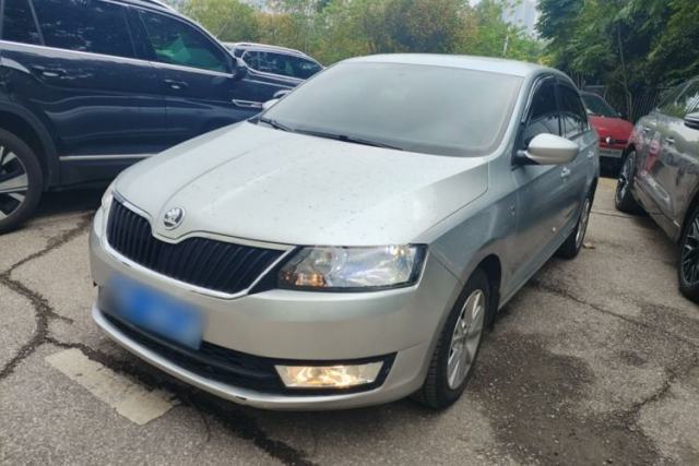Used Skoda Rapid 2015 1.6L Automatic Smart Selection Model