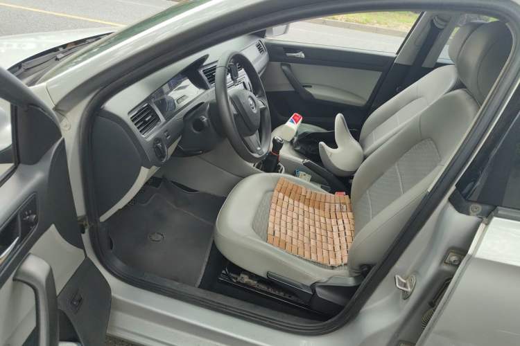 Used Skoda Rapid 2015 1.6L Manual Smart Selection Model Driver Seat