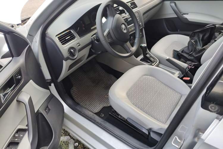 Used Skoda Rapid 2015 1.6L Automatic Smart Selection Model Driver Seat
