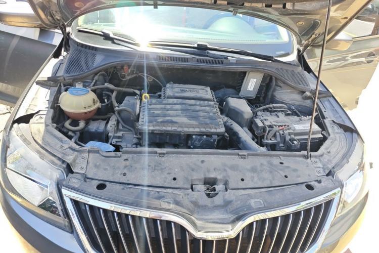 Used Skoda Rapid 2015 1.6L Automatic Preferred Model Engine Bay