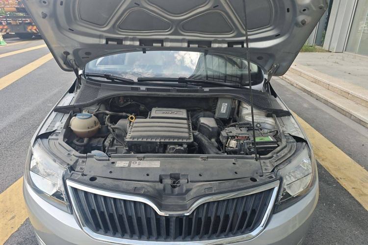 Used Skoda Rapid 2015 1.6L Automatic Smart Selection Model Engine Bay