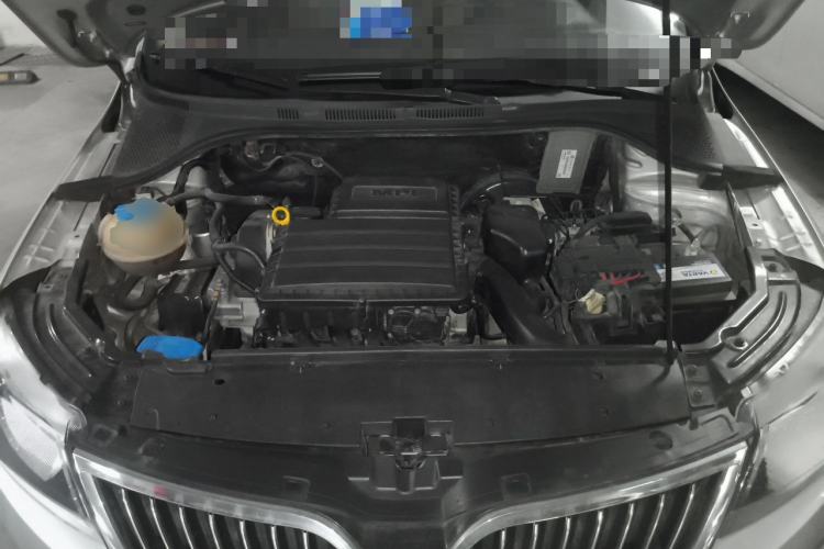 Used Skoda Rapid 2015 1.6L Automatic Smart Selection Model Engine Bay