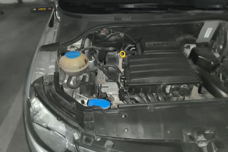 Used Skoda Rapid 2015 1.6L Automatic Smart Selection Model Engine Bay Right