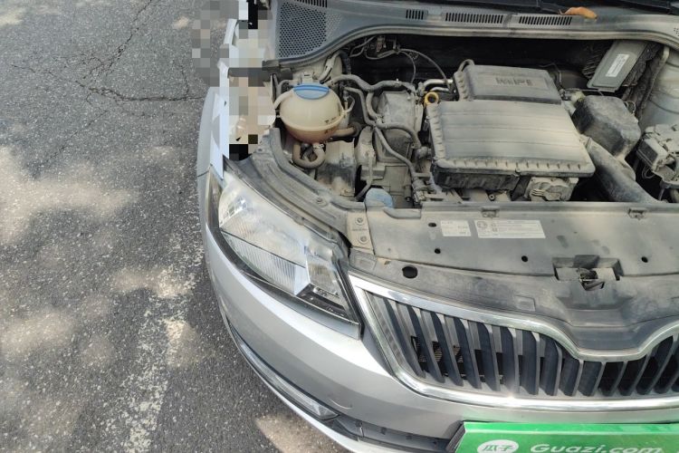 Used Skoda Rapid 2015 1.6L Manual Smart Selection Model Engine Bay Right