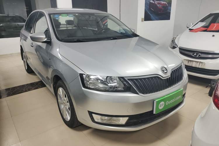 Used Skoda Rapid 2015 1.6L Automatic Smart Selection Model Exterior 1