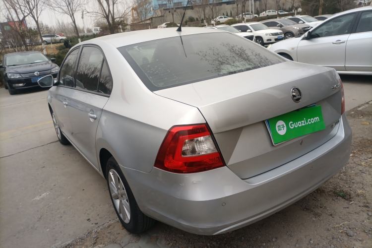 Used Skoda Rapid 2015 1.6L Automatic Smart Selection Model Exterior 2