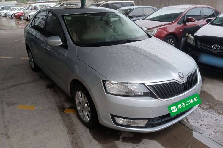Used Skoda Rapid 2015 1.6L Automatic Smart Selection Model Exterior 2