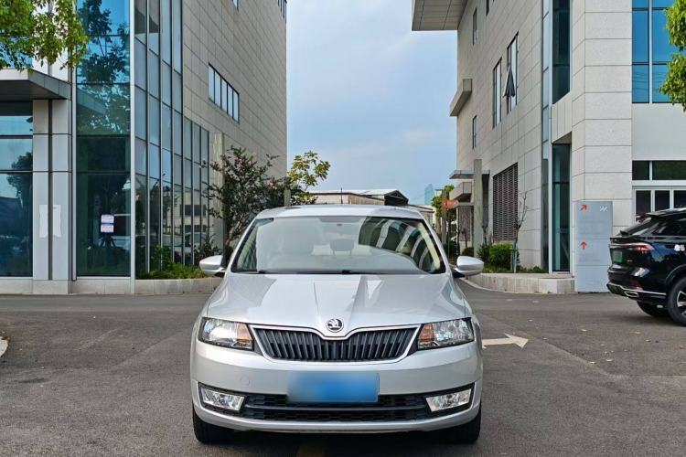 Used Skoda Rapid 2015 1.6L Automatic Smart Selection Model Exterior 7