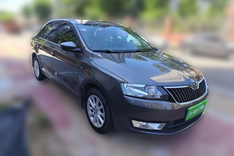 Used Skoda Rapid 2015 1.6L Automatic Preferred Model Front Right 45 Deg