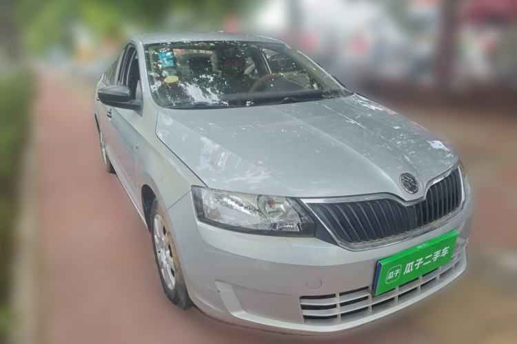 Used Skoda Rapid 2015 1.6L Manual Le Xuan Model Front Right 45 Deg
