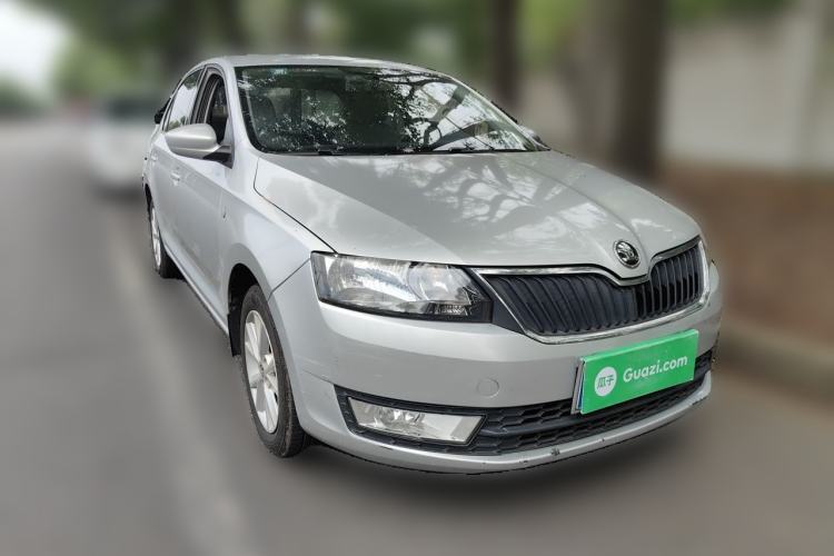 Used Skoda Rapid 2015 1.6L Manual Smart Selection Model Front Right 45 Deg