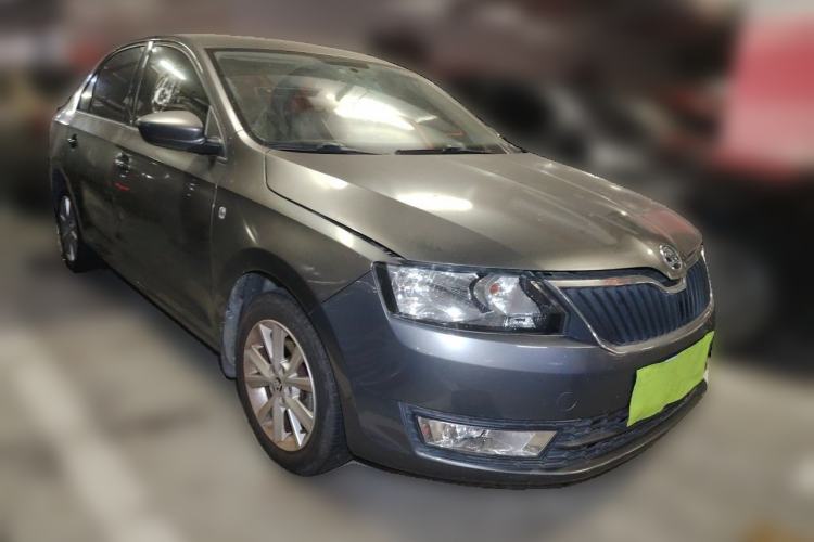 Used Skoda Rapid 2015 1.6L Manual Smart Selection Model Front Right 45 Deg