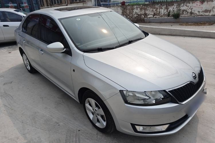Used Skoda Rapid 2015 1.6L Manual Smart Selection Model Front Right 45 Deg
