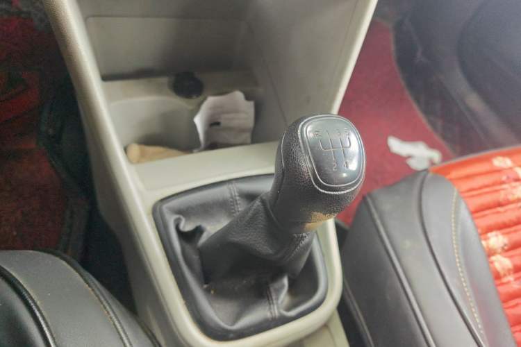 Used Skoda Rapid 2015 1.6L Manual Le Xuan Model Gear Lever