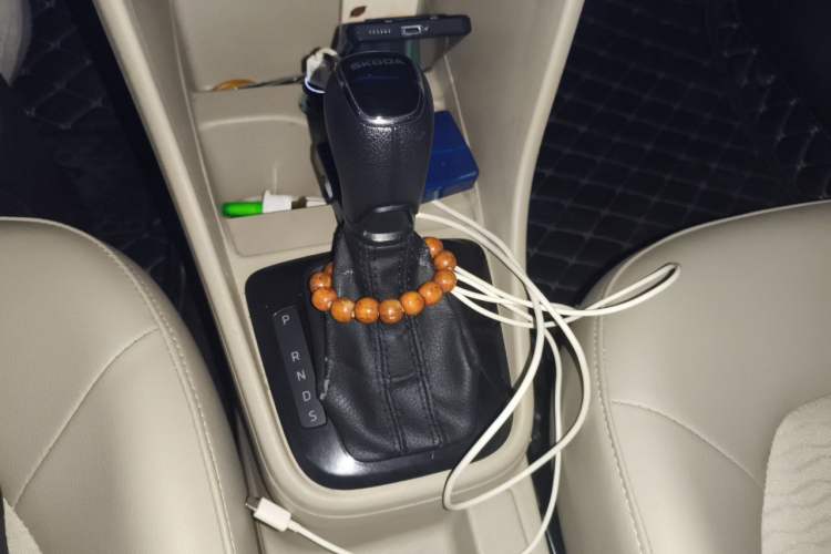 Used Skoda Rapid 2015 1.6L Automatic Smart Selection Model Gear Lever