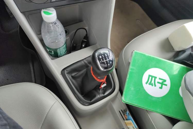 Used Skoda Rapid 2015 1.6L Manual Smart Selection Model Gear Lever