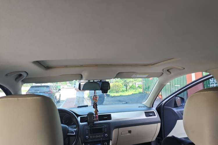 Used Skoda Rapid 2015 1.6L Automatic Preferred Model Headliner