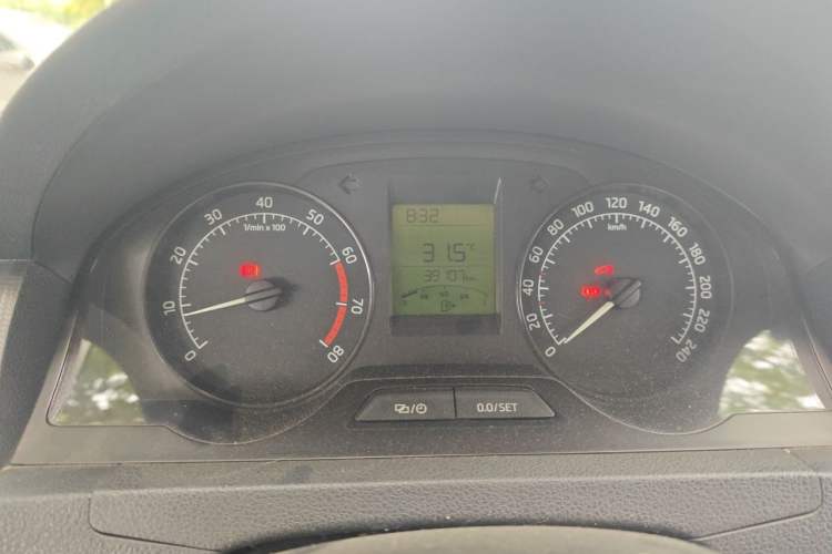 Used Skoda Rapid 2015 1.6L Manual Le Xuan Model Instrument Cluster